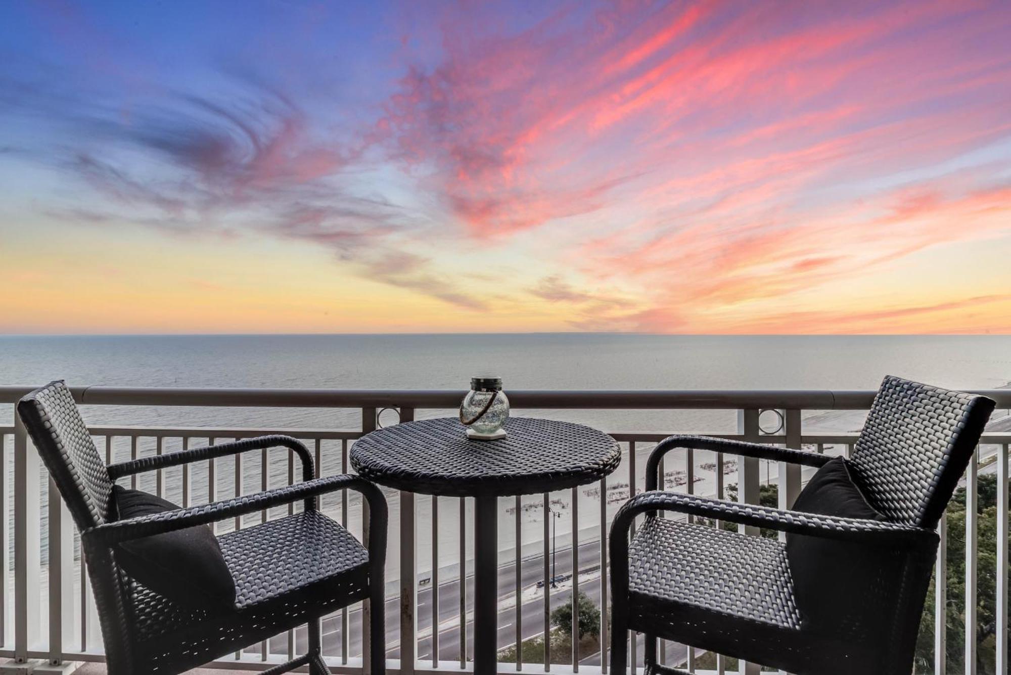 Gorgeous Oceanview 3Br Luxury Condo - Latitude Gulfport Exterior photo
